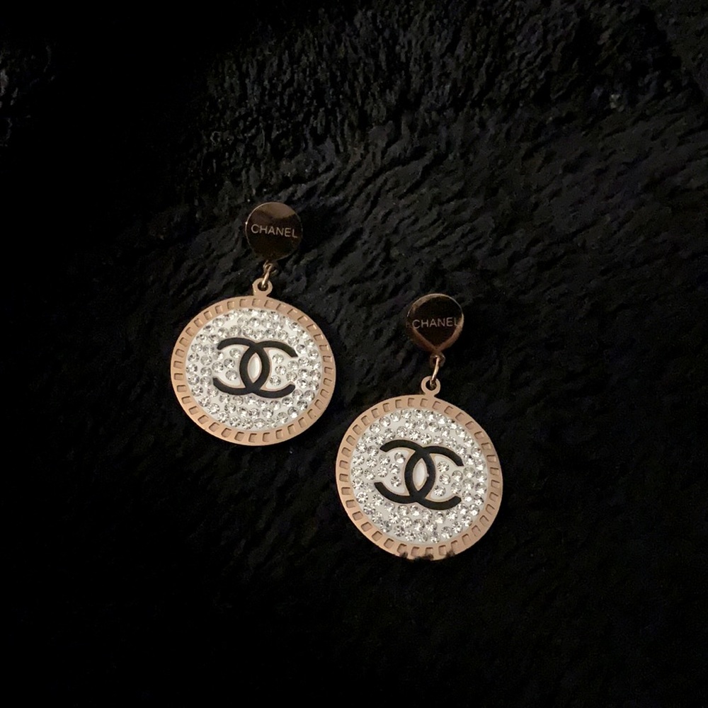 Gold/diamond earrings